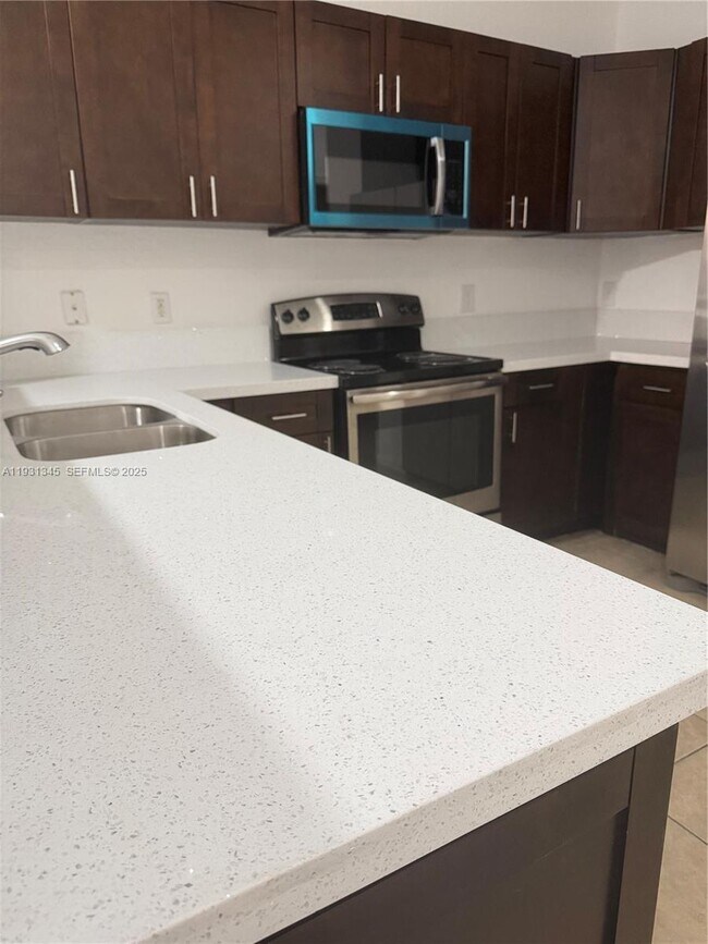 Building Photo - 1415 NW 34th Way