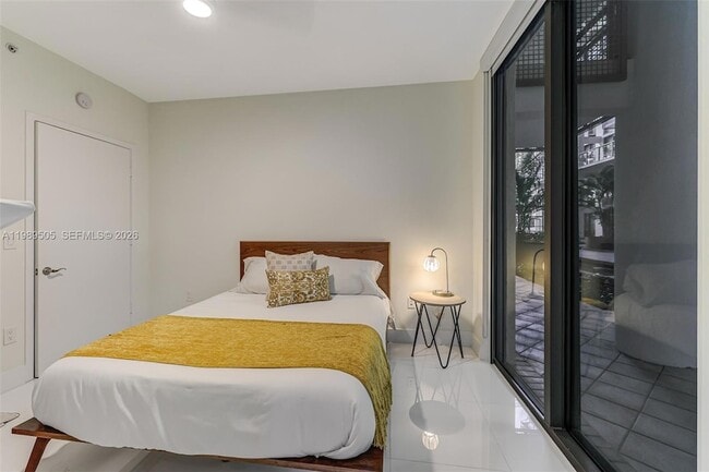 Building Photo - 6000 Collins Ave