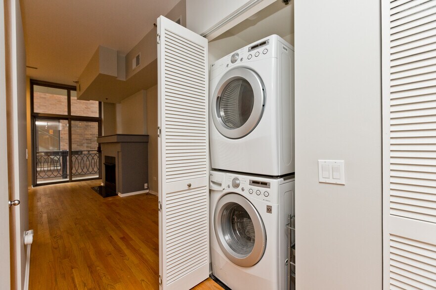 Building Photo - 1201 W Adams St