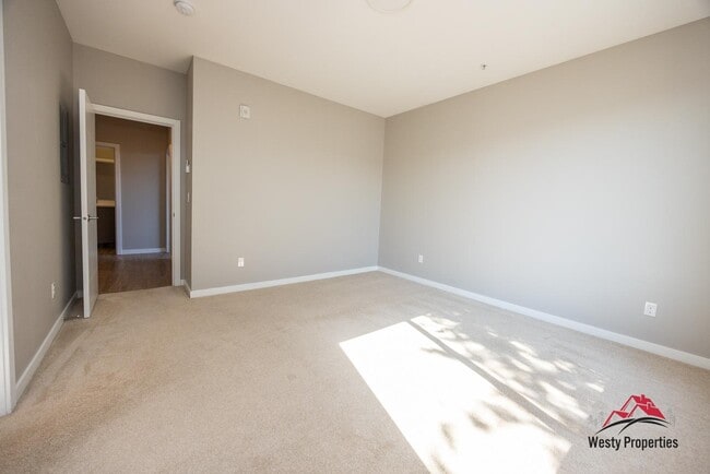 Building Photo - 110 N Blandena St