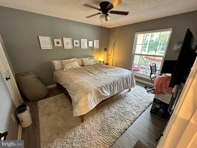 Building Photo - 1538 Lincoln Way