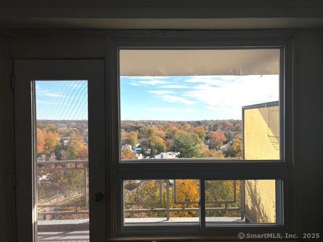 Building Photo - 91 Strawberry Hill Ave