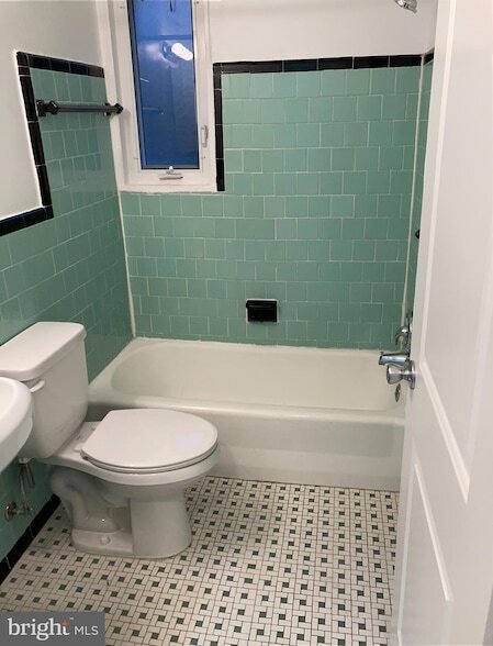 Building Photo - 610 Kennebec Ave