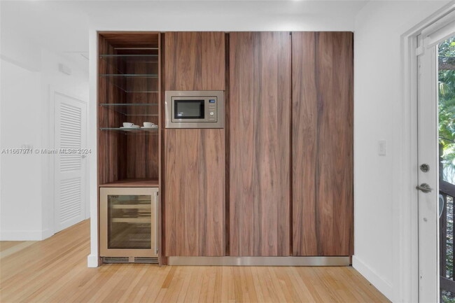 Building Photo - Northeast 99th Street, Miami Shores, FL 33138 - 3 BR 2.5 BA house