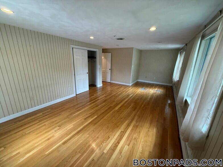 Building Photo - 78 Rosewood Dr