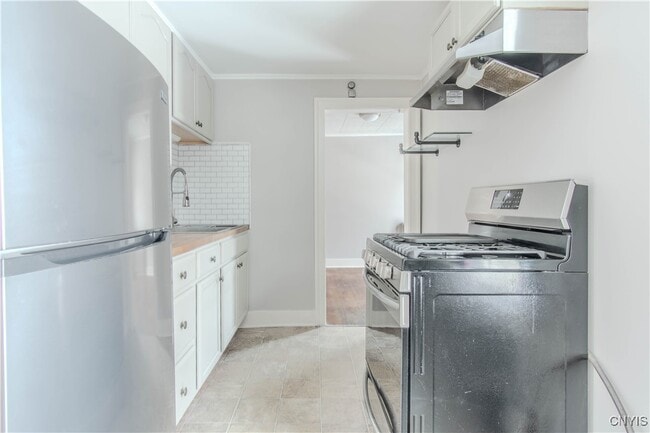 Building Photo - 325 Holcomb St