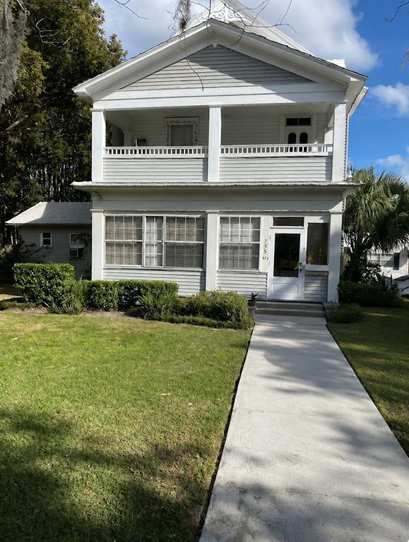 Building Photo - 725 N Westmoreland Dr