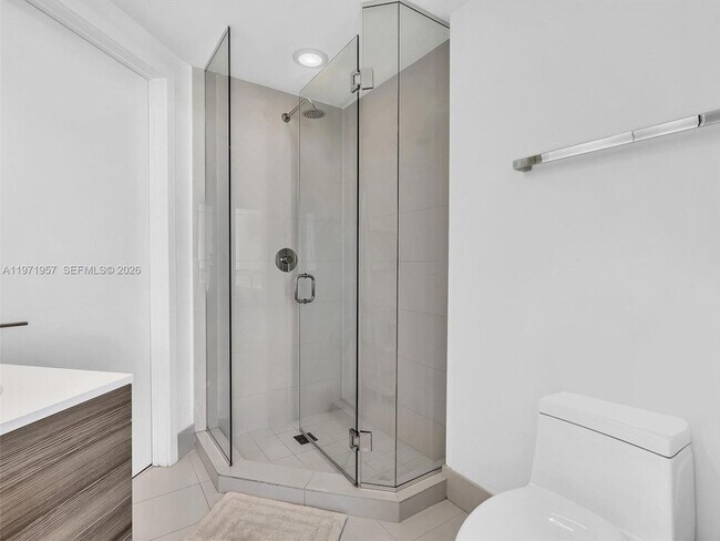 Building Photo - 121 NE 34th St