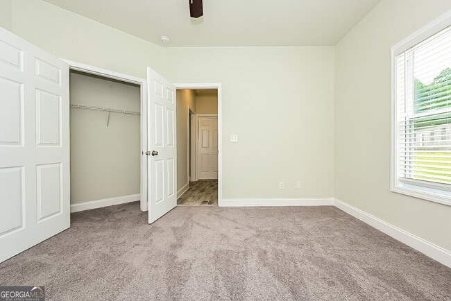 Building Photo - 127 Hunts Ml Cir