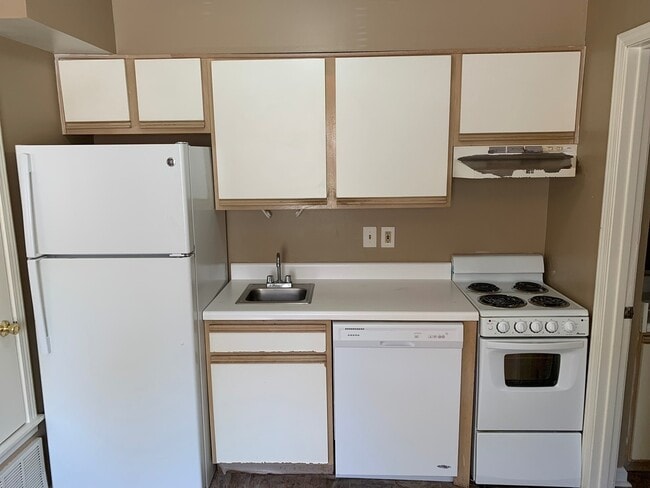 Building Photo - 3580 Bristerwood Dr