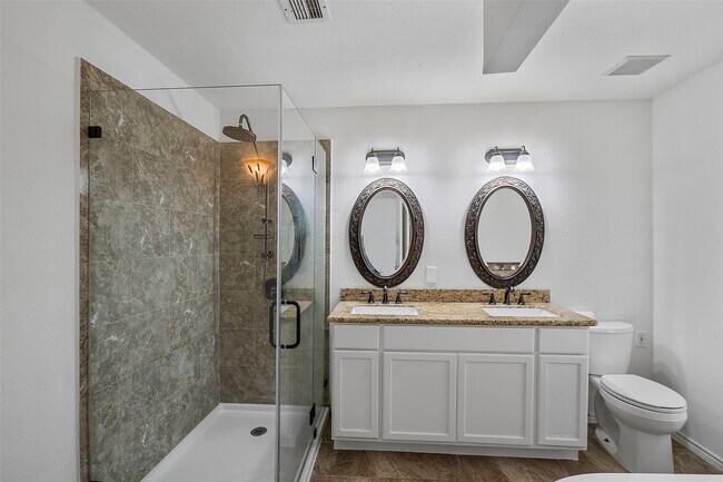 Building Photo - 2387 Crescent Park Dr