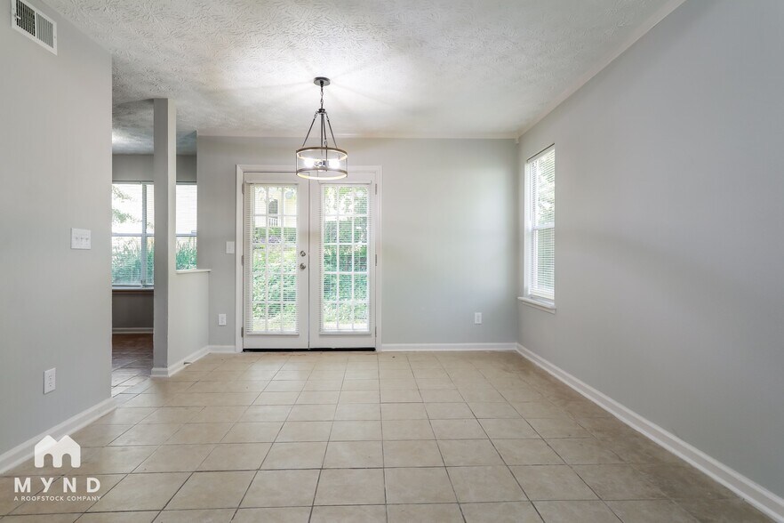 Building Photo - 5550 Panola Pl