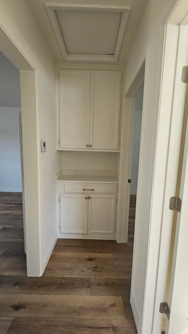 Building Photo - 210901