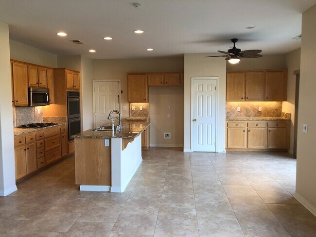 Building Photo - 4Bd/2.5 Ba Home with incredible views of Hubbert Lake!