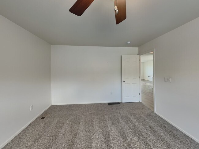 Building Photo - 2425 Quartz St