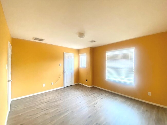 Building Photo - 20323 Mathis Landing Dr