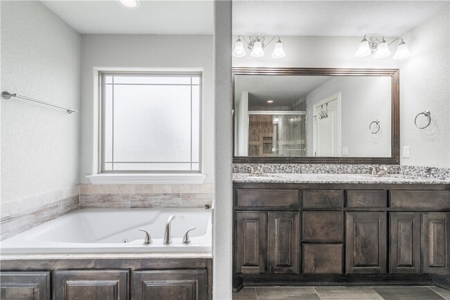 Building Photo - 457 Harper Dr