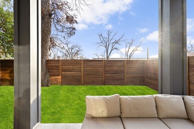 Building Photo - 5109 Glissman Rd