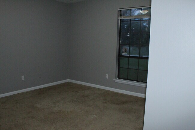 Building Photo - 446 Pheasant Run Dr