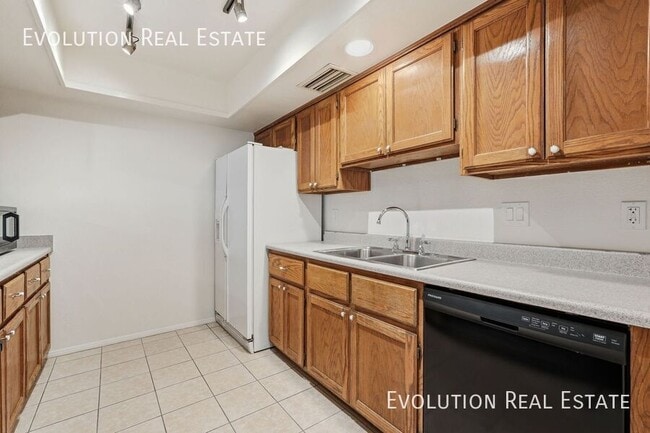 Building Photo - 2329 N Recker Rd