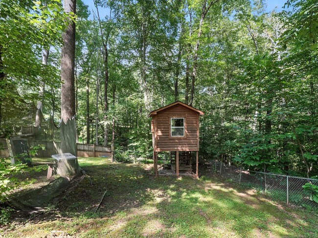 Building Photo - 11109 Ravine Dr