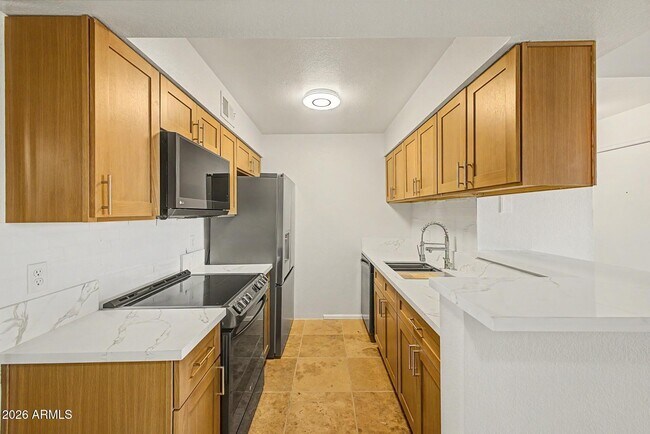 Building Photo - 10610 S 48th St