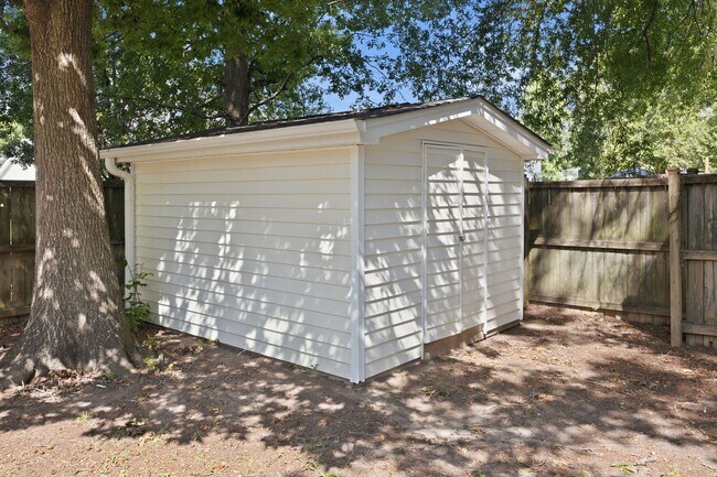 Building Photo - Comfortable 3BR Ranch with 2-Car Garage in Northwoods Pointe