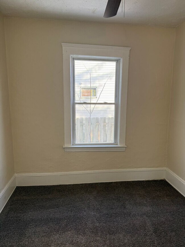 Building Photo - 13113 Benwood Ave