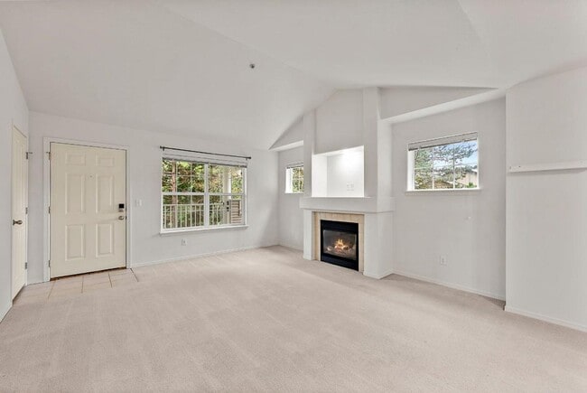 Building Photo - Charming 2 Bed Condo in DuPont | Fresh Pai...