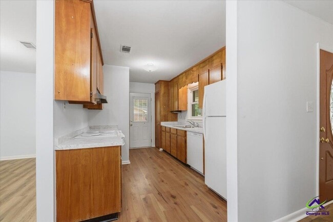 Building Photo - 202 Self St