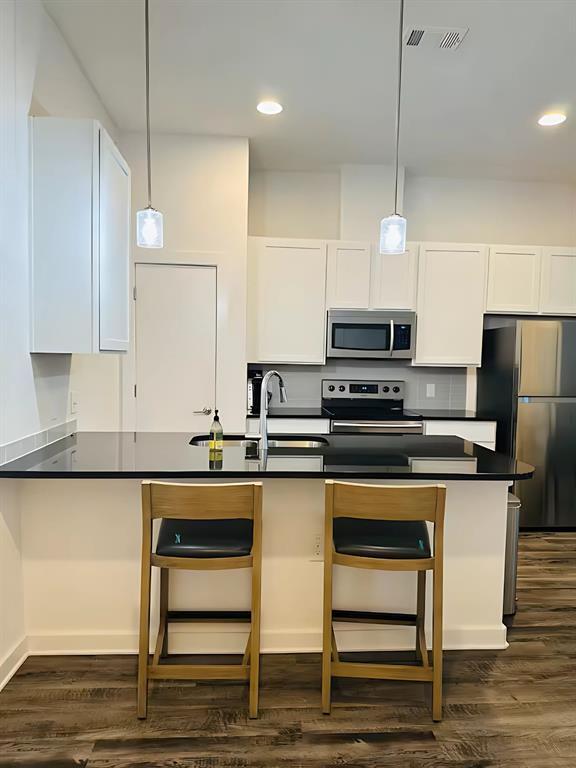 Building Photo - 680 Naumann Dr