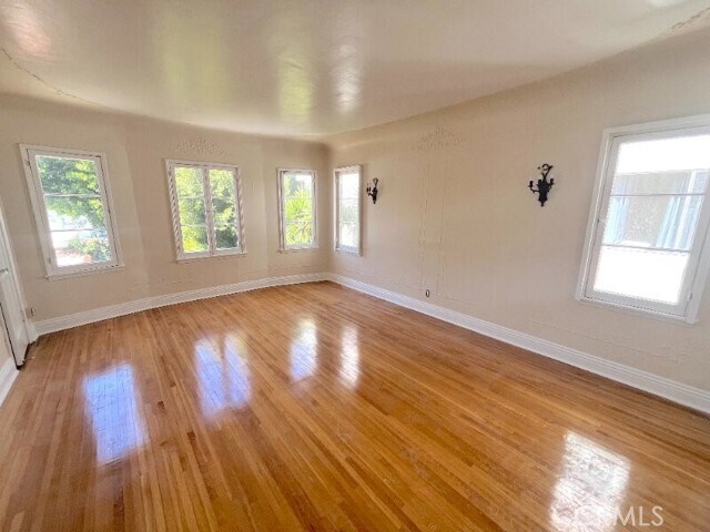 Building Photo - 223 S Gale Dr