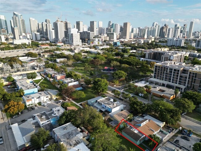 Building Photo - 617 NW 10th St