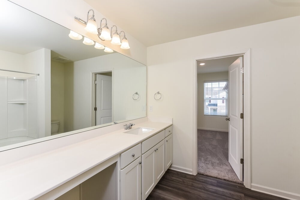 Building Photo - 332 Knightsbridge Ln