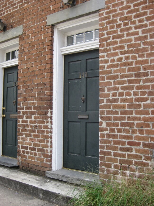 Primary Photo - HISTORIC DOWNTOWN ONE BEDROOM!