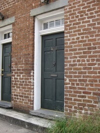 Building Photo - HISTORIC DOWNTOWN ONE BEDROOM!