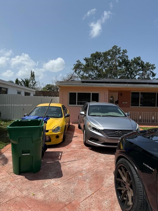 Building Photo - 7643 Miramar Pkwy