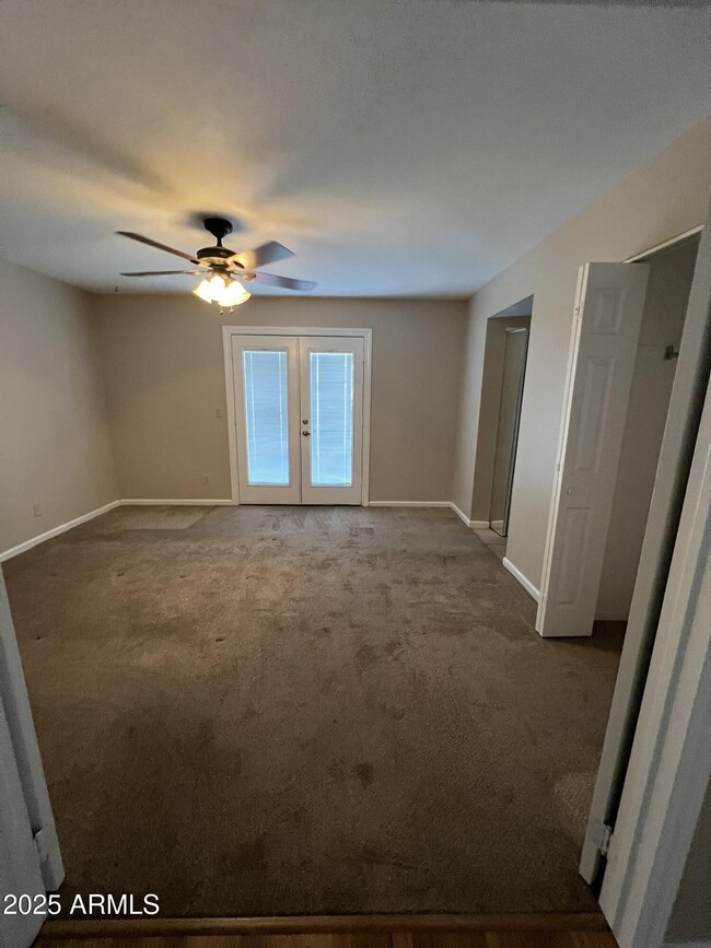 Building Photo - 7707 S Kenwood Ln