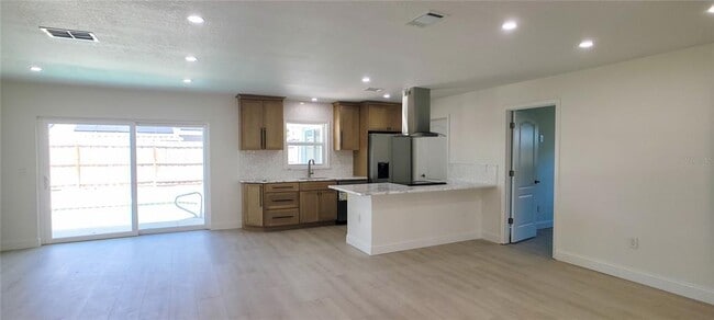 Building Photo - 4018 29th Ave W