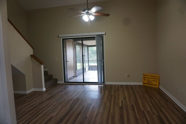 Building Photo - 2 Bedroom End Unit Townhome Near NAS