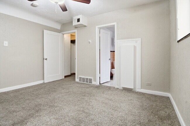 Building Photo - $1,245.95, 1 Beds - 1 Bath, Condo in Denver with Onsite Laundry!