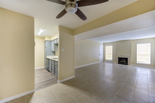 Building Photo - 6606 De Moss Dr