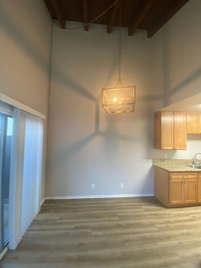 Building Photo - 2638 Phipps Ave