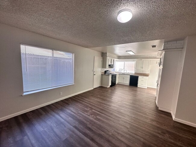 Building Photo - APPLY FOR THIS BEAUTIFUL HOME TODAY!