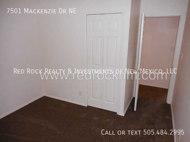 Building Photo - 7501 MacKenzie Dr NE