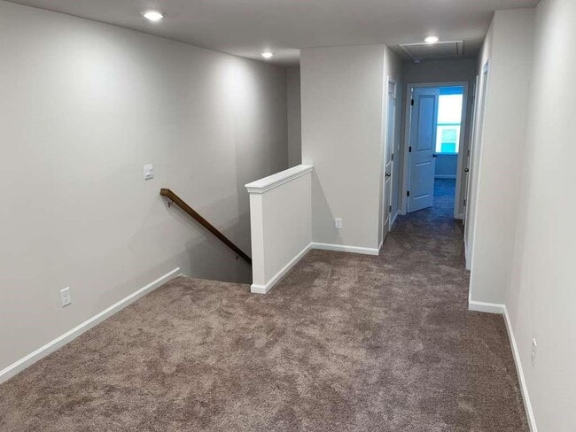 Building Photo - 1643 Villageside Ct