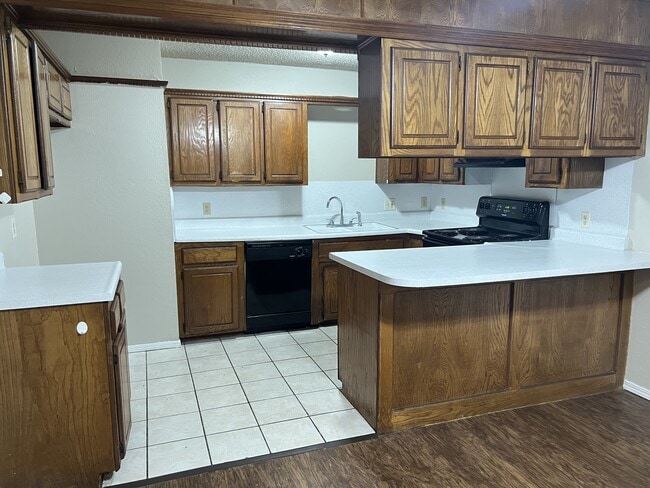 Building Photo - 12602 Abbotts Way