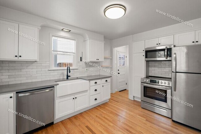 Building Photo - Charming 1942 Home in the Heart of Kenton ...