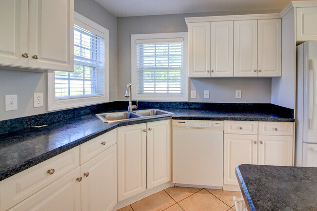 Building Photo - 219 Brandywine Pl Dr