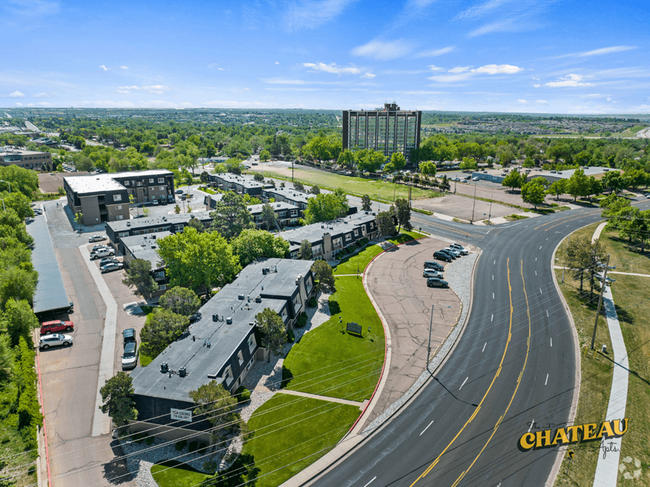 Building Photo - Chateau Too Apartments